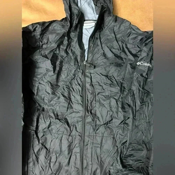 Women’s Columbia Black Windbreaker Jacket Size Medium - Picture 8 of 11